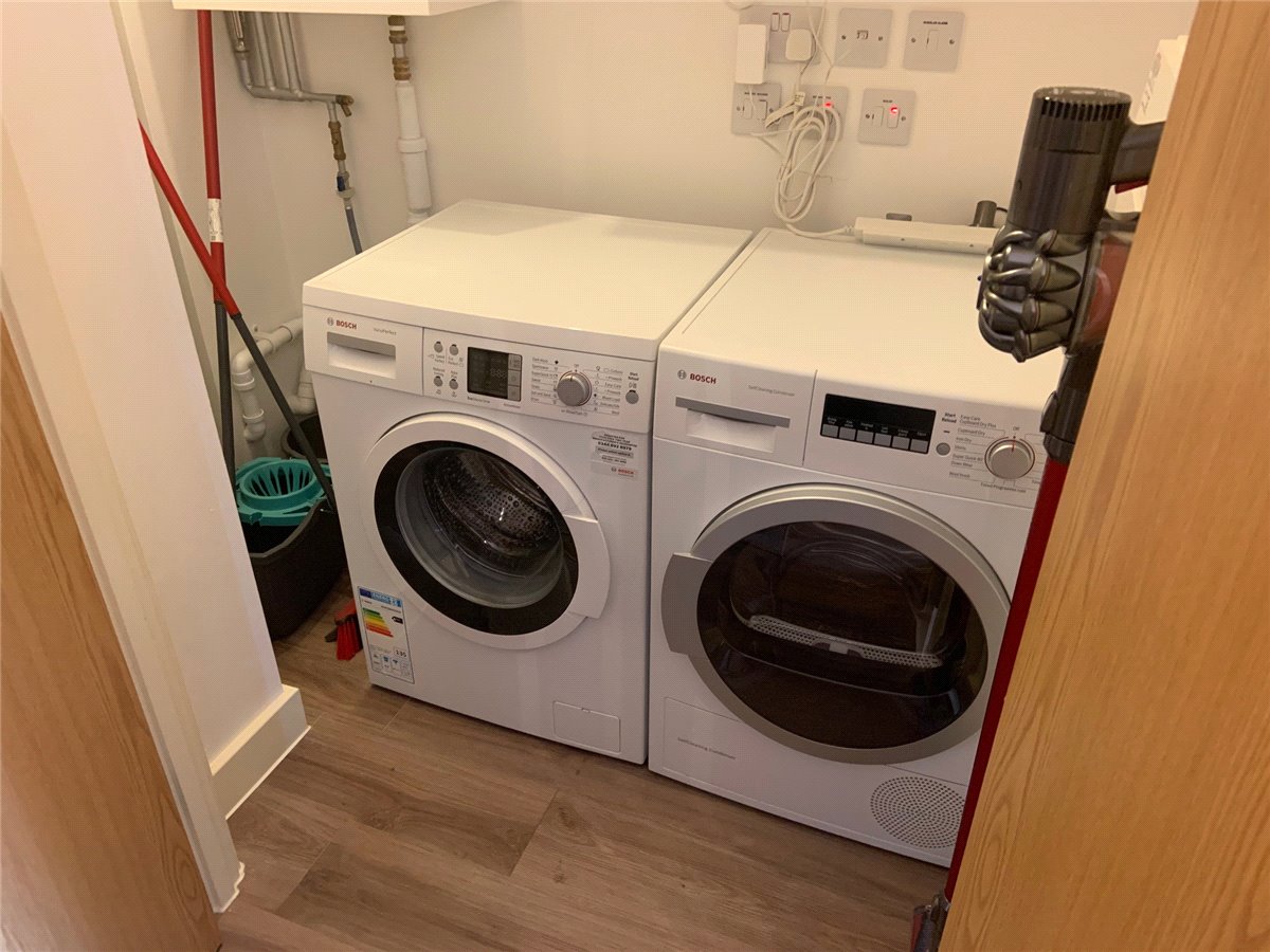 2 bedroom Flat, Midland Road, Bath, BA2 - Available, Image 2