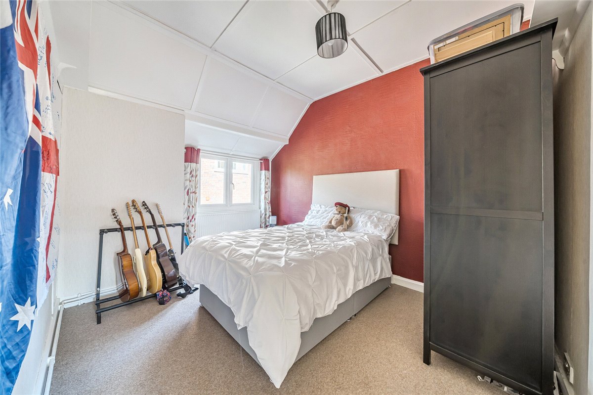 5 bedroom House, Leaze Road, Marlborough, SN8 - Available, Image 18
