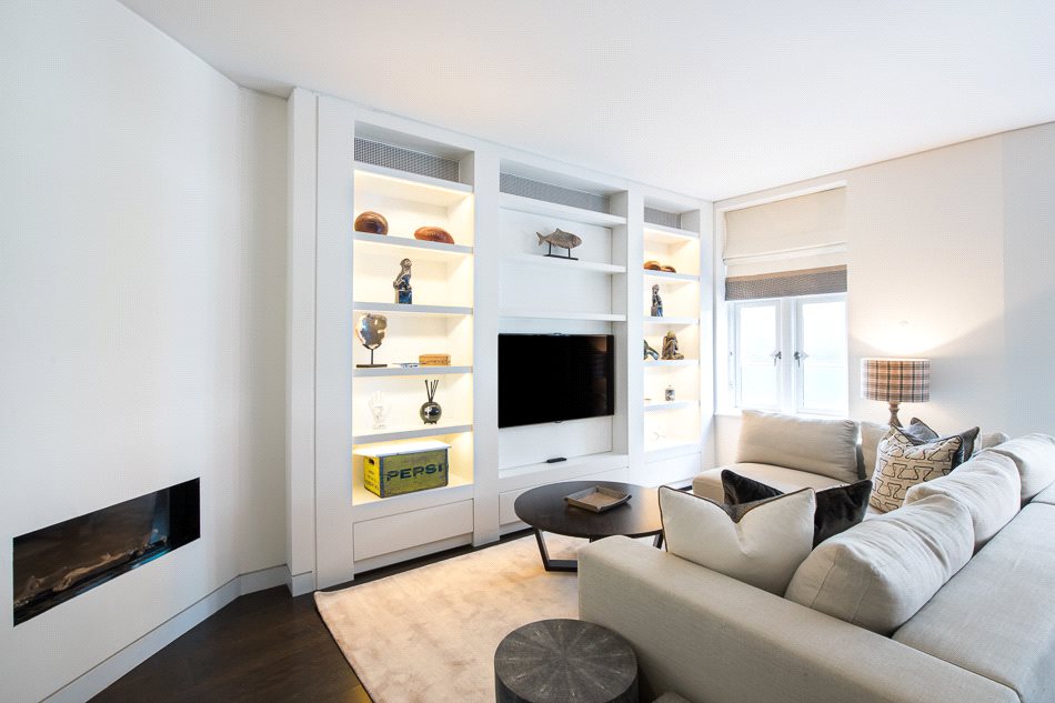 2 bedroom Flat, Duke Street, Mayfair, W1K - Available, Image 4