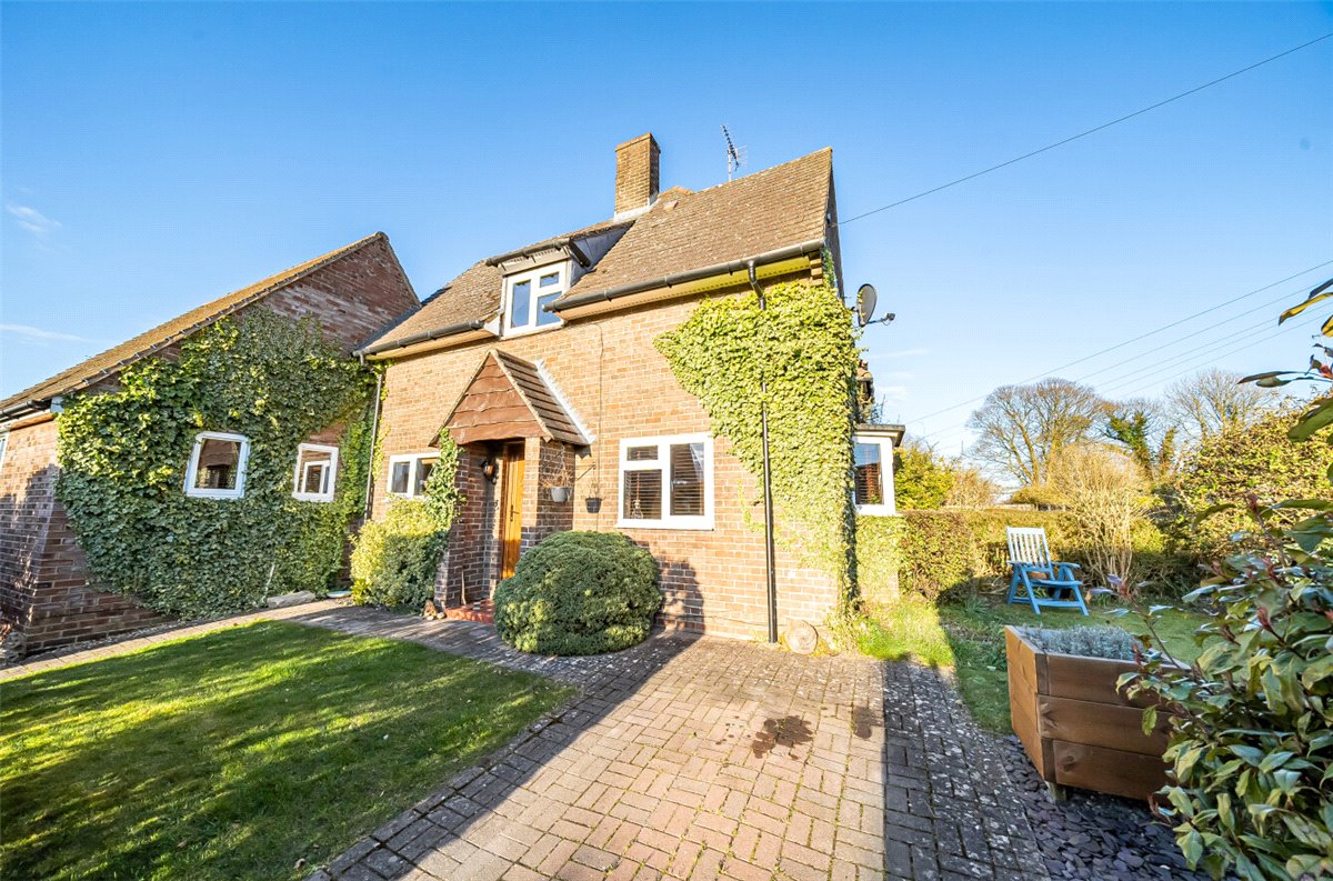 3 bedroom Cottage, Trusloe Cottages, Avebury Trusloe, SN8 - Available