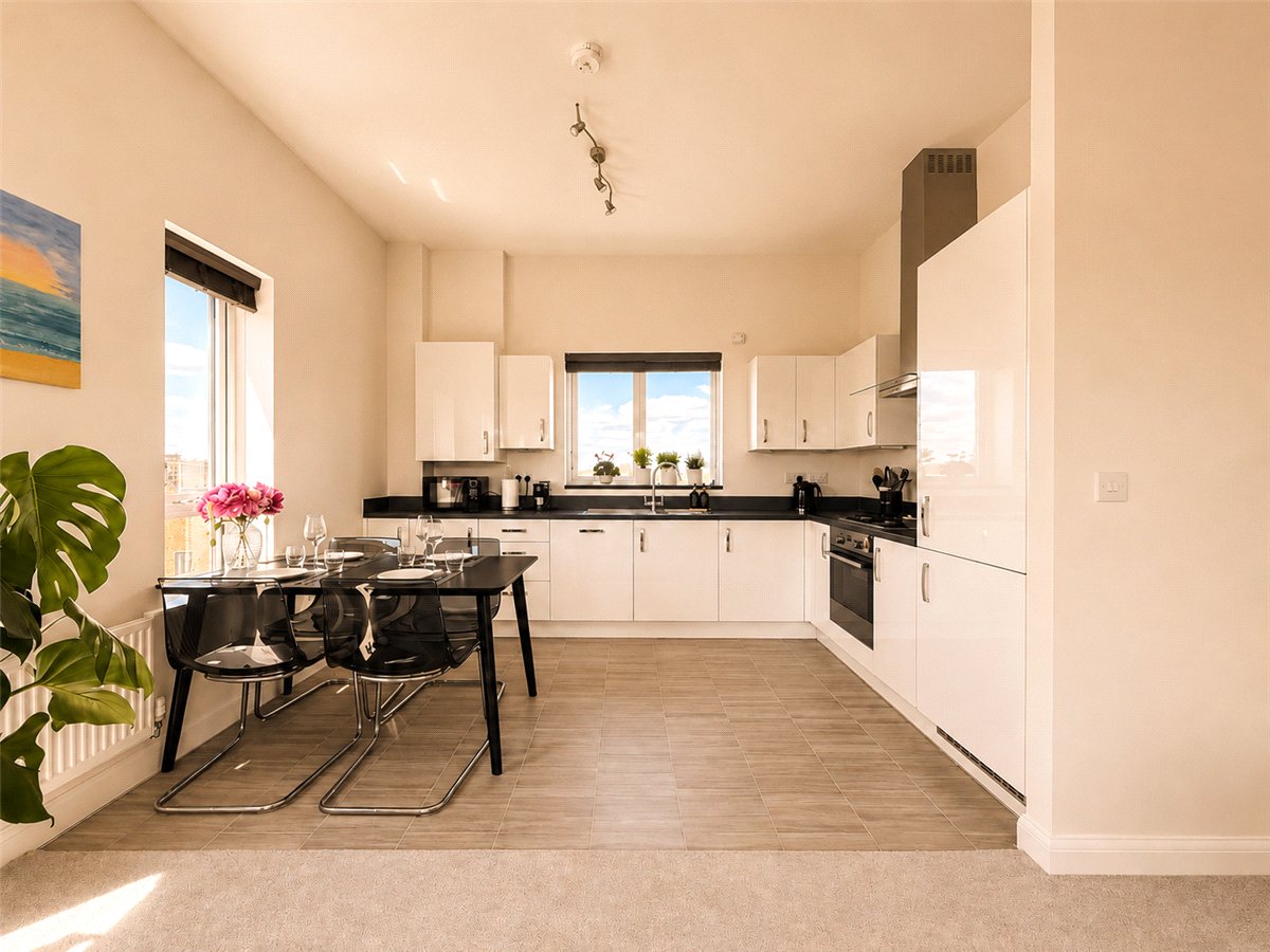 2 bedroom Flat, Lawrence Weaver Road, Cambridge, CB3 - Available, Image 2