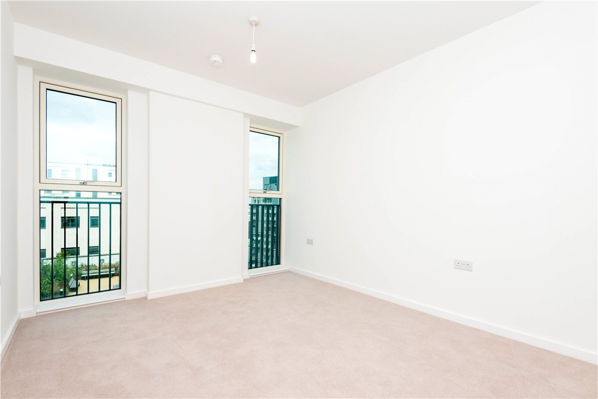 3 bedroom Flat, Heartwell Avenue, London, E16 - , Image 11