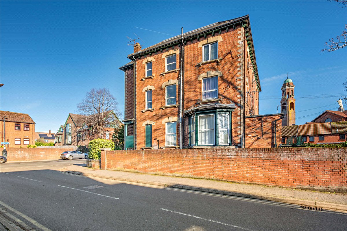 1 bedroom Flat, London Road, Newbury, RG14 - Sold