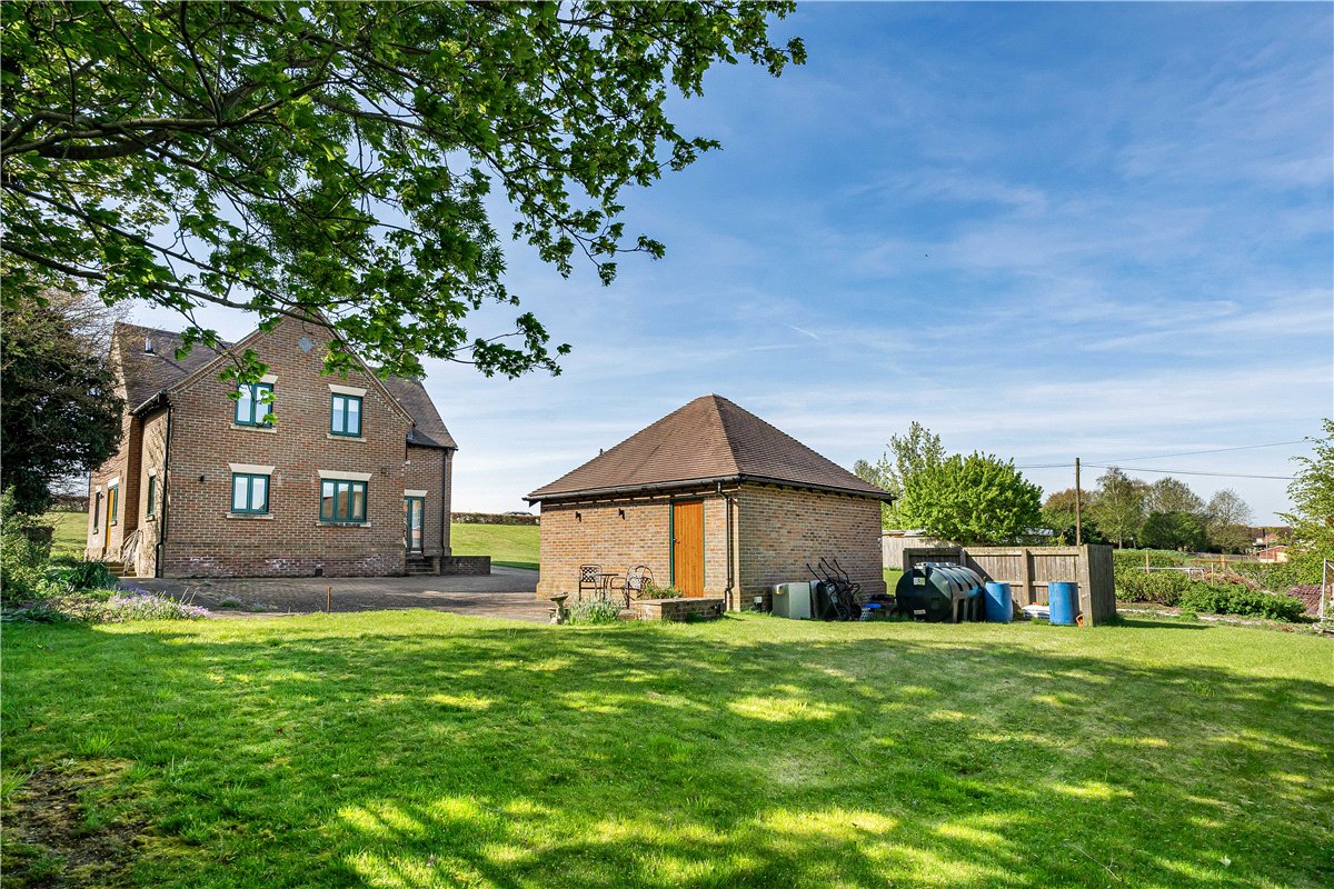 4 bedroom House, Main Road, Cherhill, SN11 - Available, Image 15