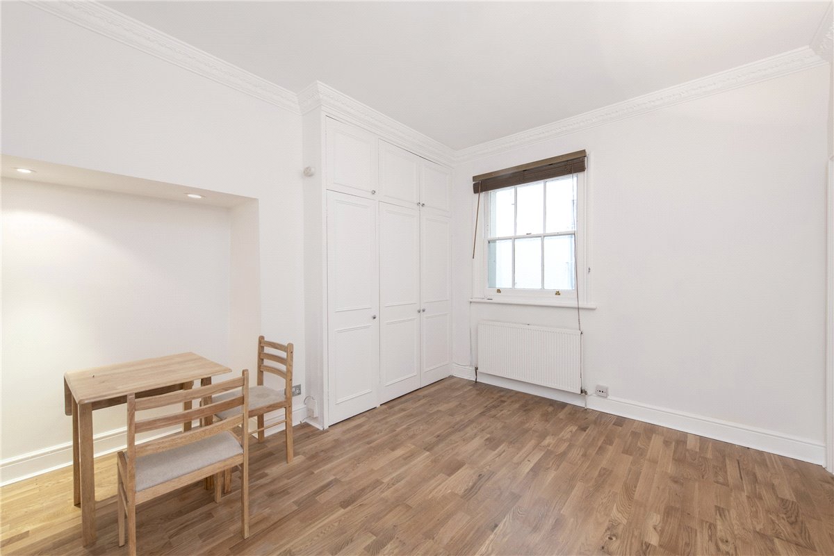 1 bedroom Flat, Chesham Place, Belgravia, SW1X - Available