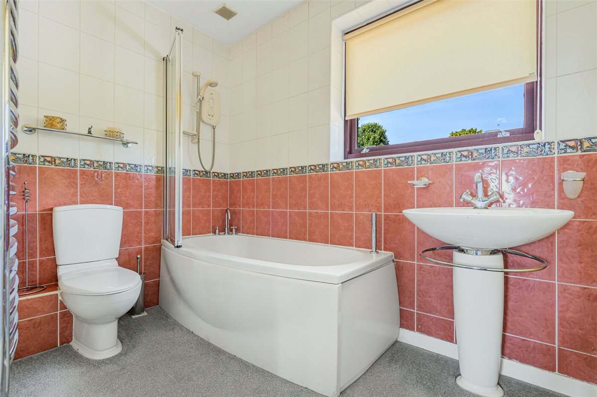 5 bedroom House, Charnocks Close, Gamlingay, SG19 - Available, Image 11