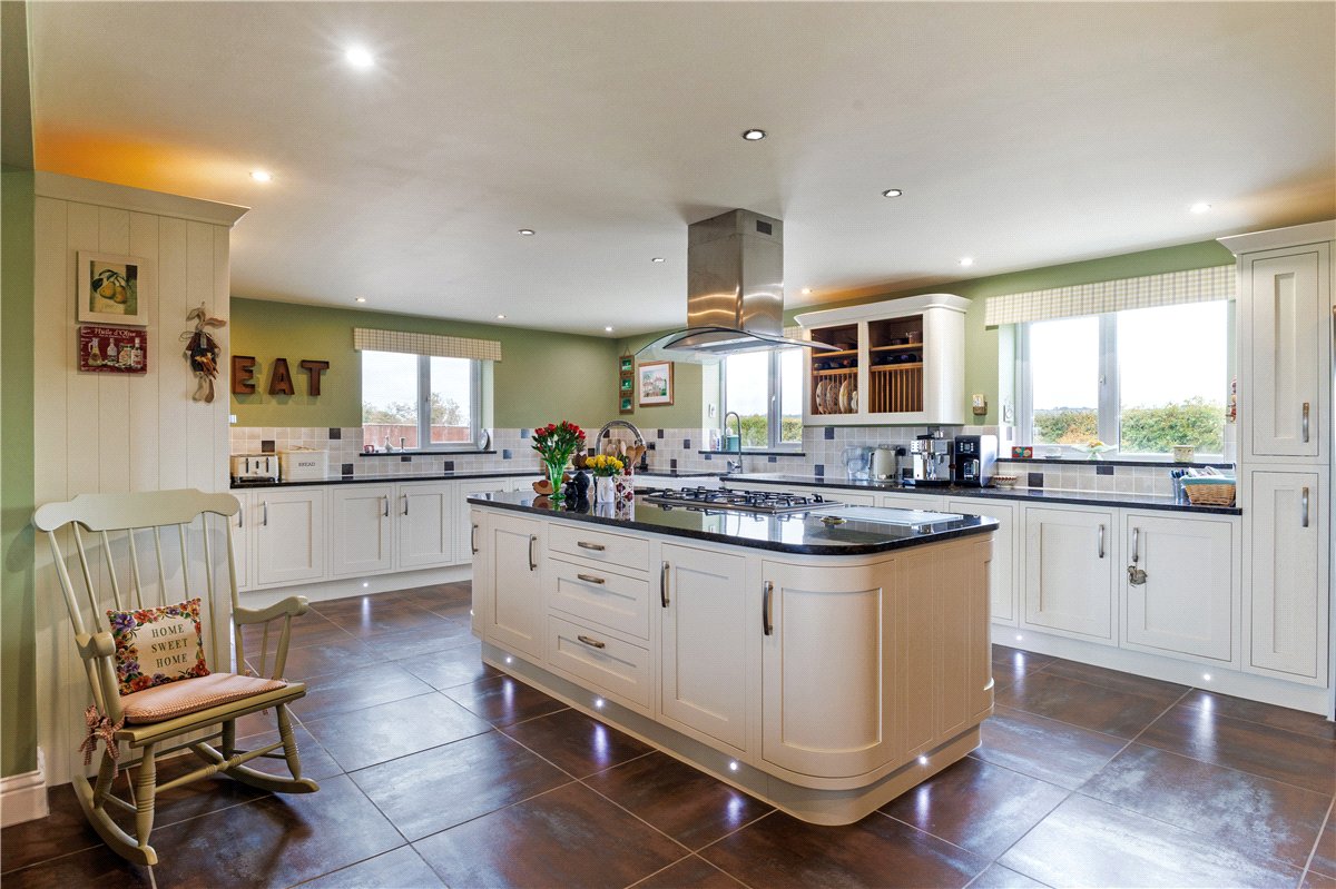 6 bedroom House, The Barton, Clyffe Pypard, SN4 - Available, Image 7