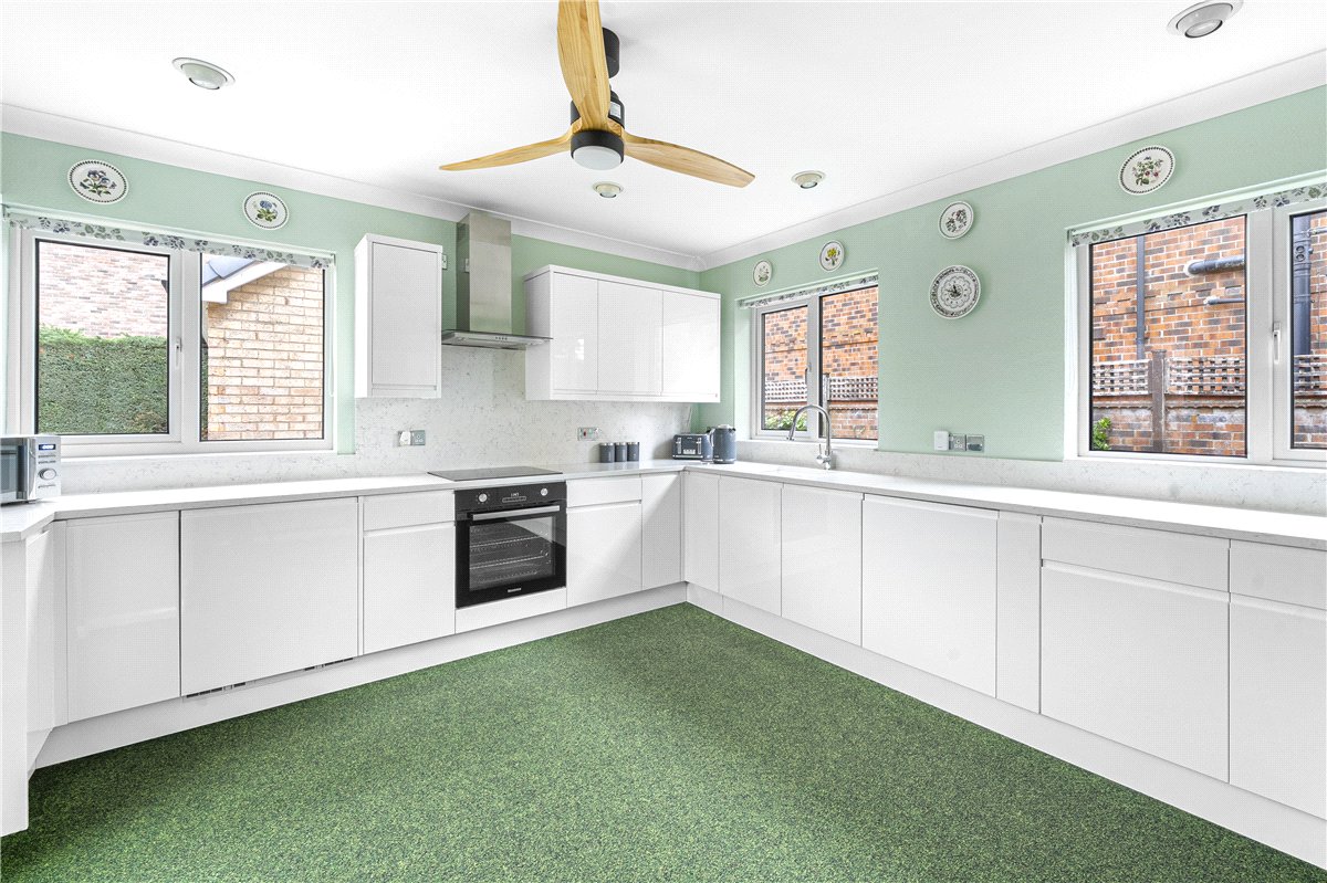 4 bedroom Bungalow, Town Street, Hayton, YO42 - Available, Image 3