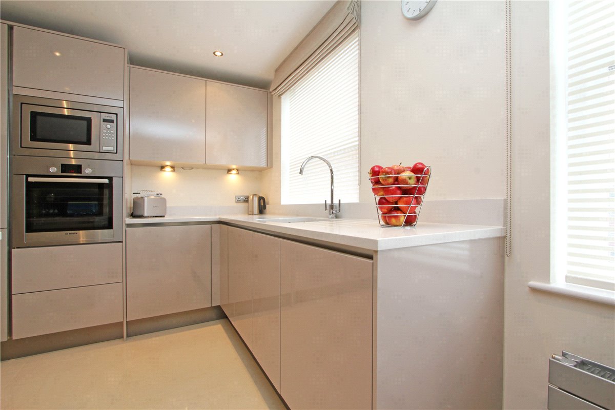 2 bedroom Flat, Kingston House South, Ennismore Gardens, SW7 - Available, Image 1