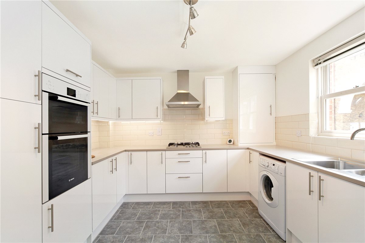 4 bedroom House, Carmichael Mews, London, SW18 - , Image 2
