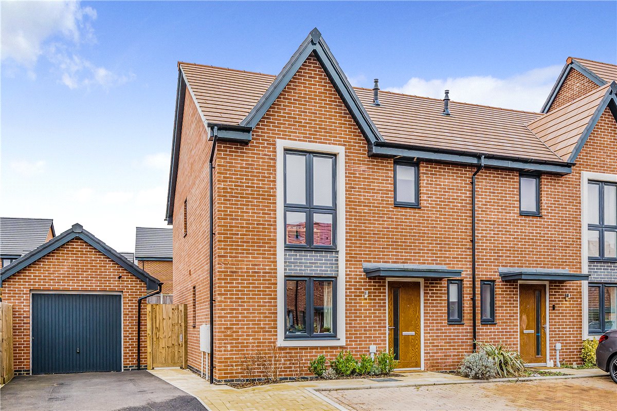 3 bedroom House, Fearnley Close, Glebe Farm, MK17 - , Image 18