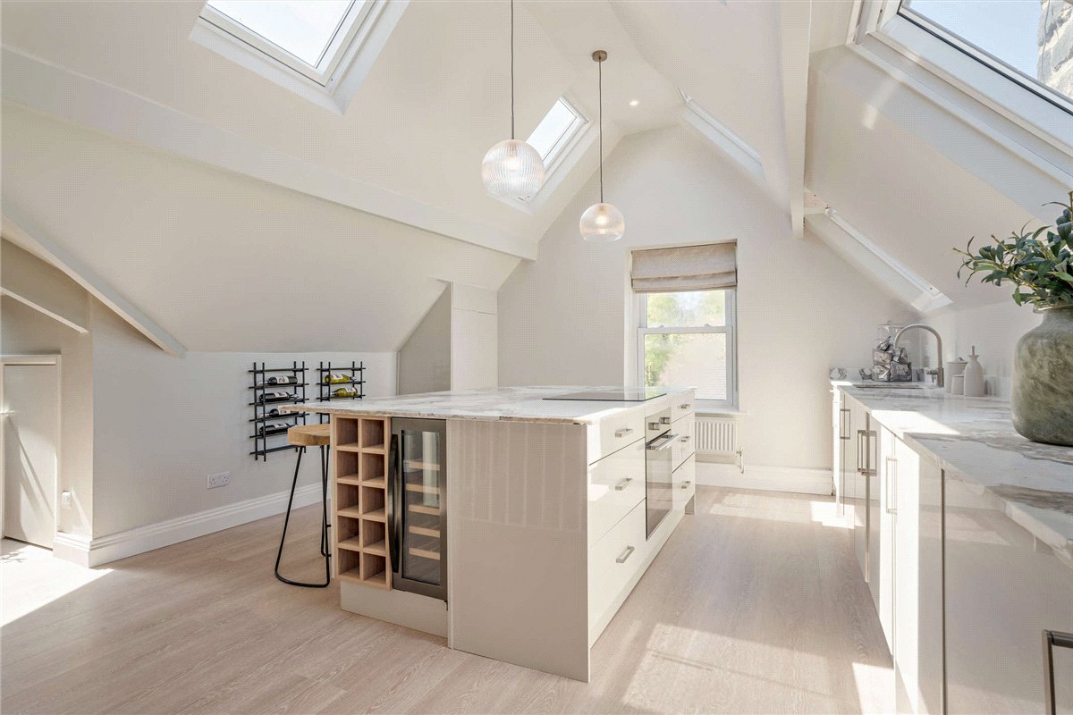 3 bedroom Flat, The Oval, Harrogate, HG2 - Available, Image 9