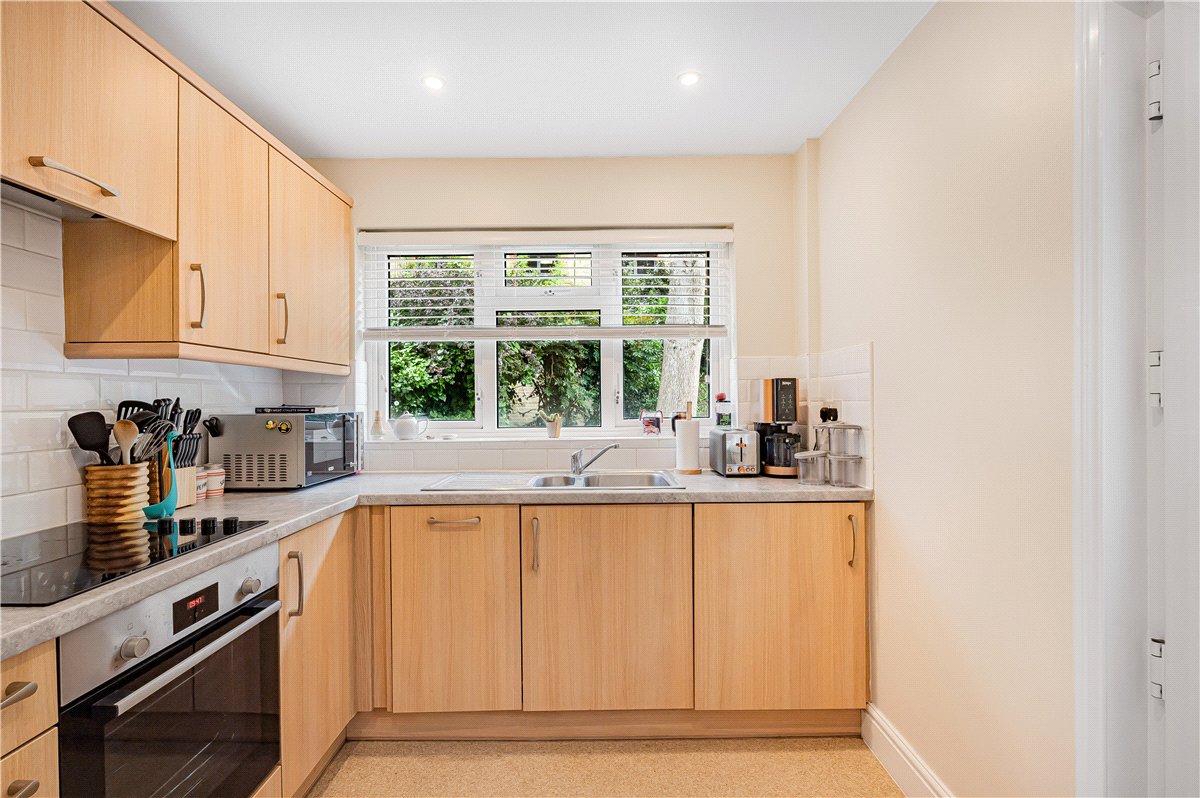 2 bedroom Maisonette, Walton Crescent, Oxford, OX1 - , Image 4