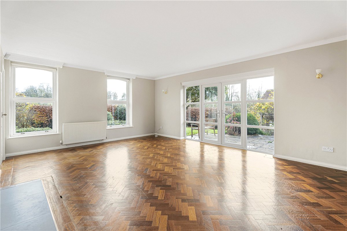 3 bedroom House, Vicarage Road, Stoneleigh, CV8 - Available, Image 8