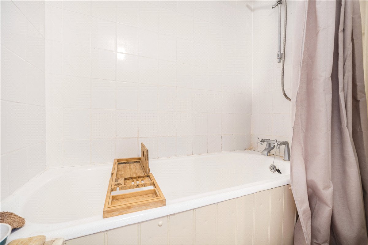 3 bedroom House, East Kennett, Marlborough, SN8 - Available, Image 10