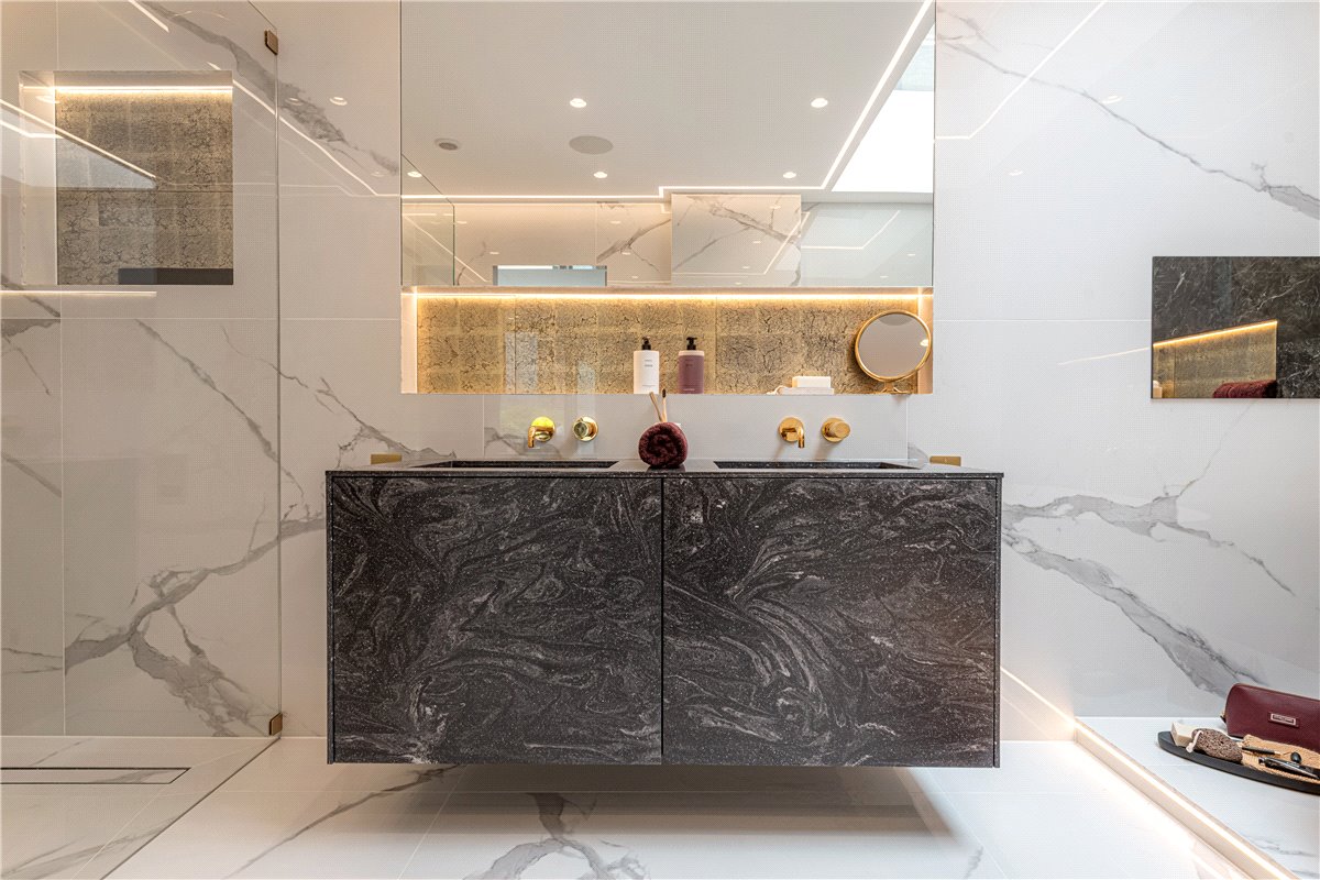 3 bedroom Maisonette, South Molton Street, Mayfair, W1K - Available, Image 23