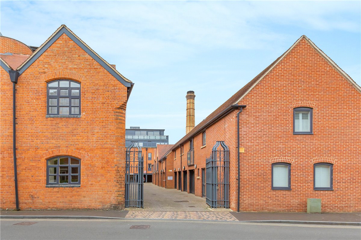 2 bedroom Flat, St. Thomas Street, Oxford, OX1 - Sold