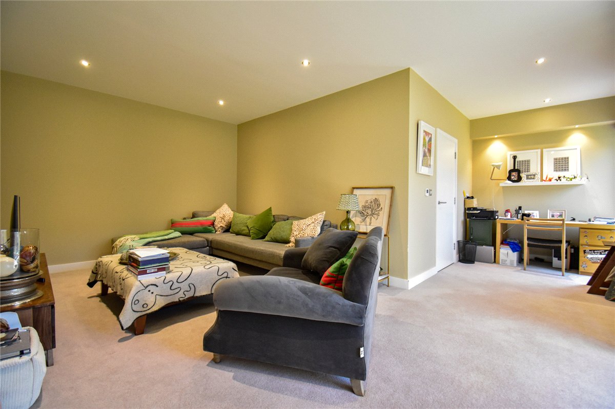 4 bedroom House, Knightly Avenue, Cambridge, CB2 - , Image 7