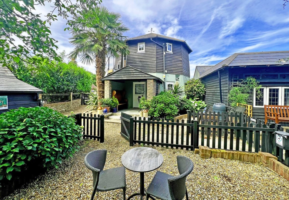 5 bedroom House, Hunston Mill House & Cottages, Selsey Road, PO20 - Available, Image 5