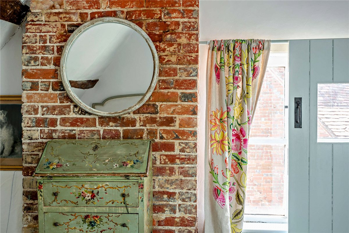 3 bedroom House, East Street, Hambledon, PO7 - Available, Image 7