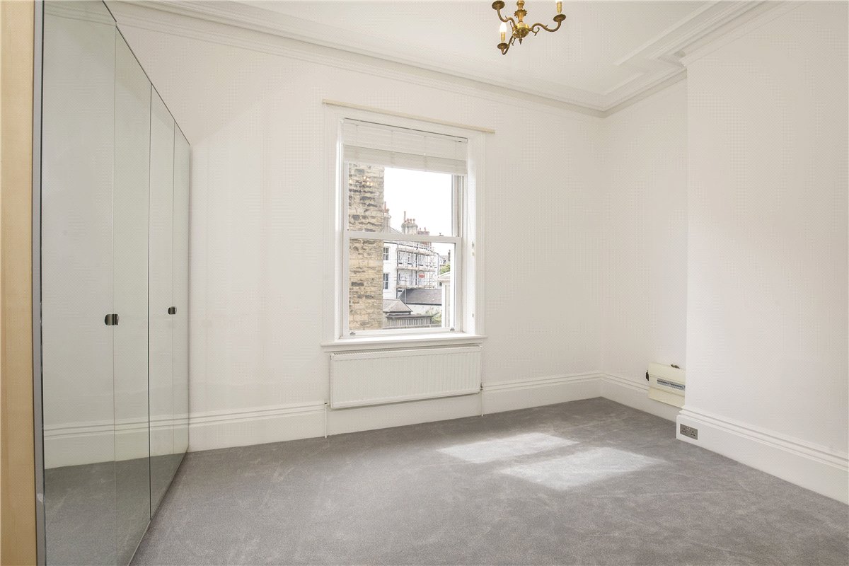 3 bedroom Flat, Leeds Road, Harrogate, HG2 - Available, Image 9