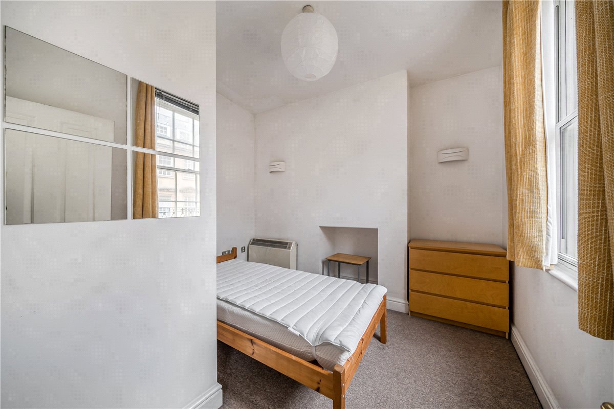 2 bedroom Maisonette, Vineyards, Bath, BA1 - Available, Image 6