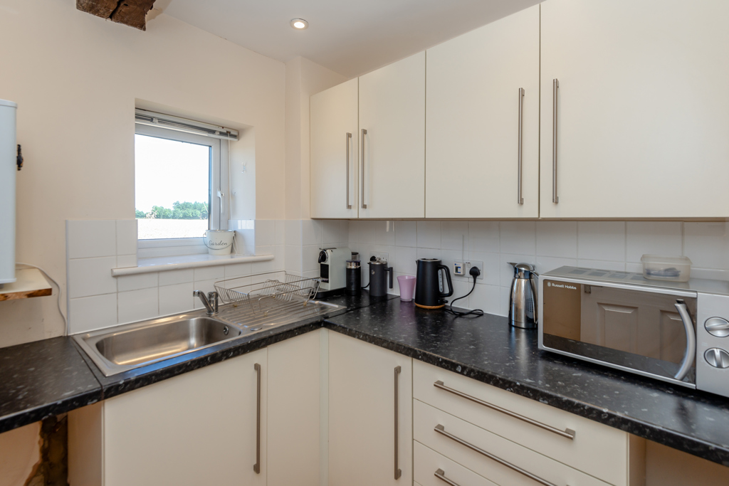 613 Sq Ft, Great Hampden, Great Missenden, HP16 - Available, Image 5