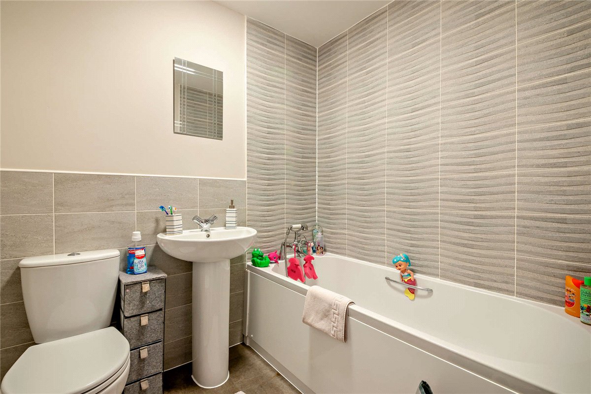 3 bedroom House, Blake Road, Hermitage, RG18 - Sold, Image 9