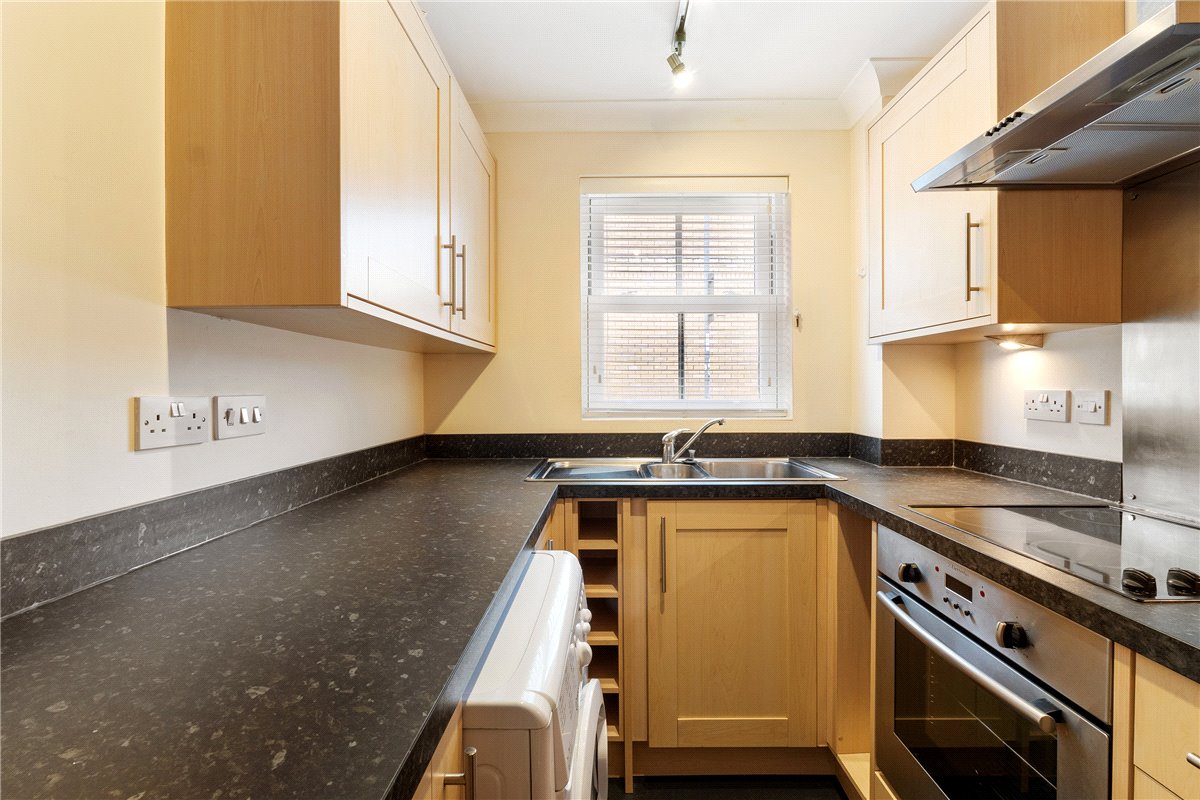 1 bedroom Flat, New Street, Cambridge, CB1 - Sold, Image 2