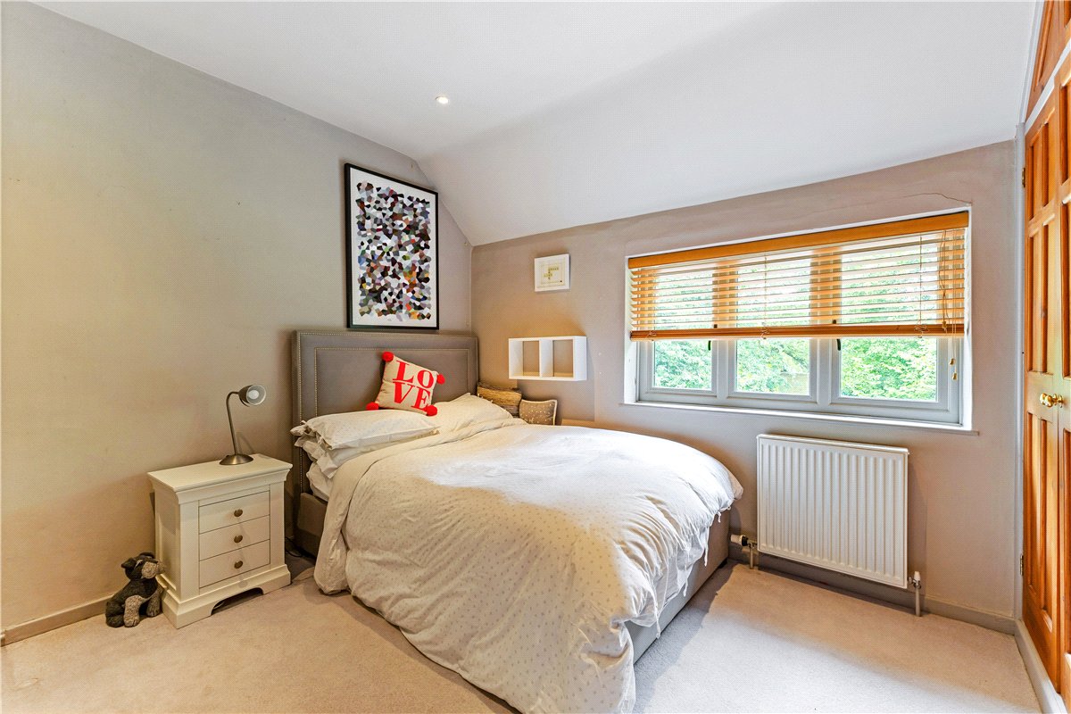 6 bedroom House, Hyde Lane, Marlborough, SN8 - Available, Image 16