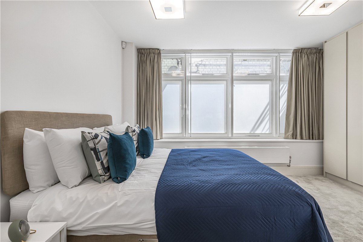 2 bedroom Maisonette, Welbeck Street, Marylebone, W1G - Available, Image 3