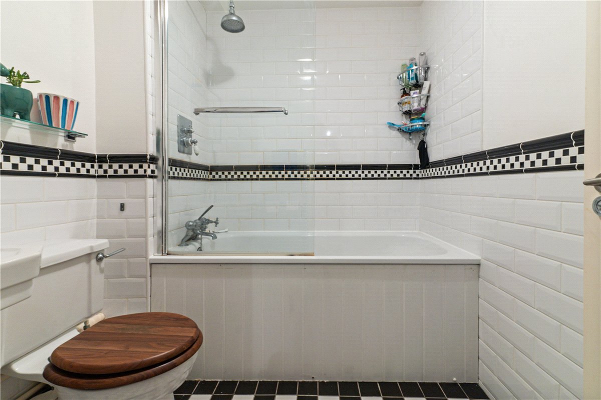 1 bedroom Flat, St. James's Drive, London, SW12 - Available, Image 13