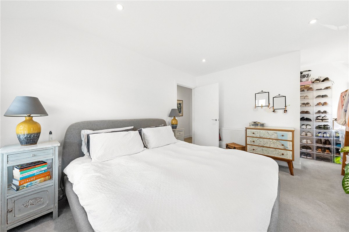 1 bedroom Flat, Ditton Grove, Esher, KT10 - Available, Image 9