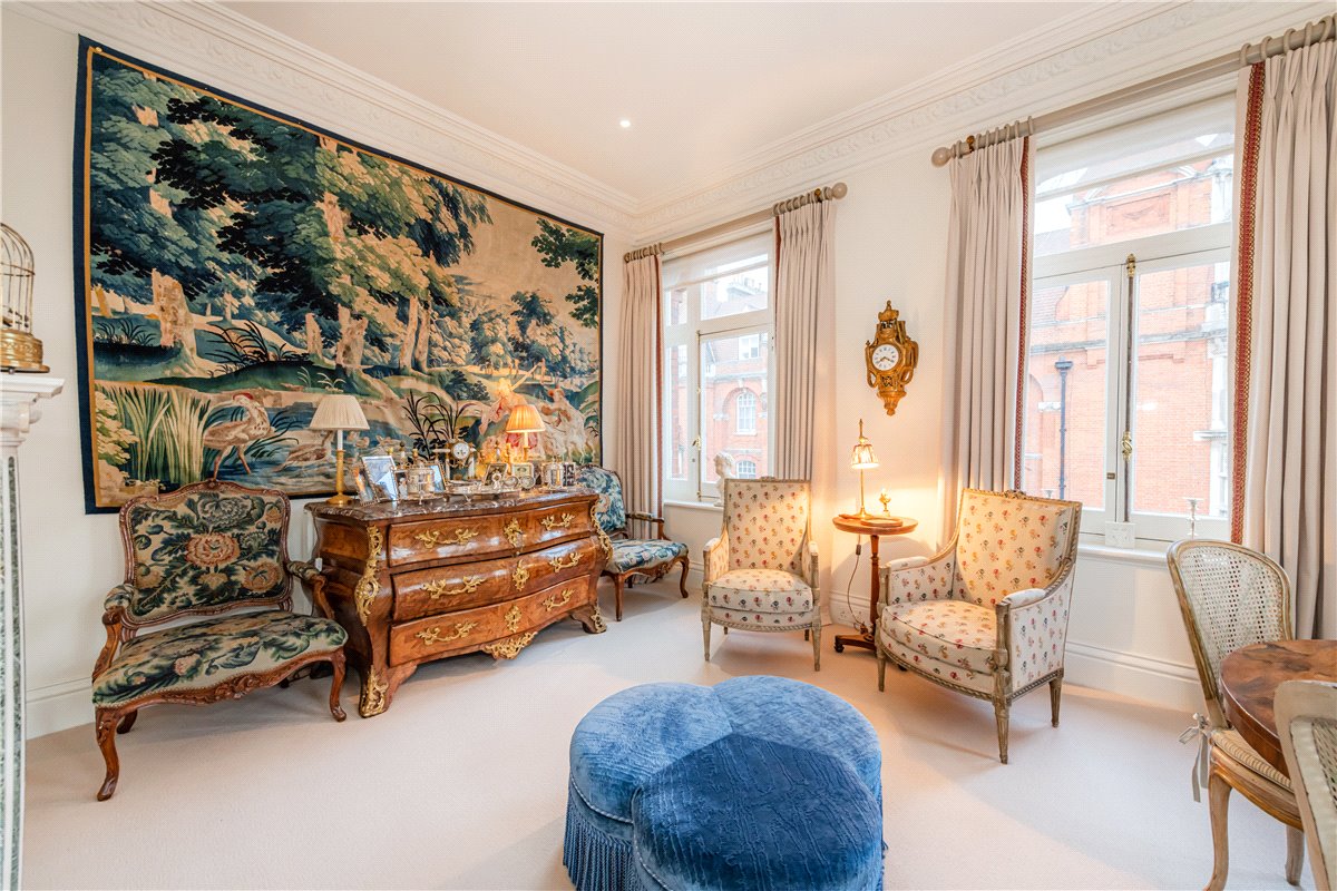 2 bedroom Flat, Mount Street, Mayfair, W1K - Available, Image 21
