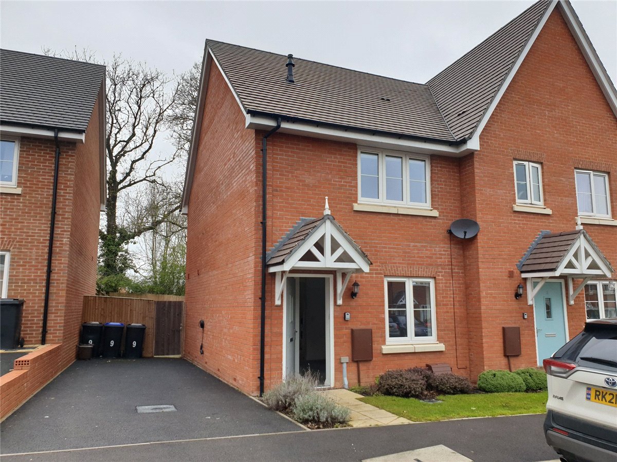 2 bedroom House, Merevale Close, Daventry, NN11 - 