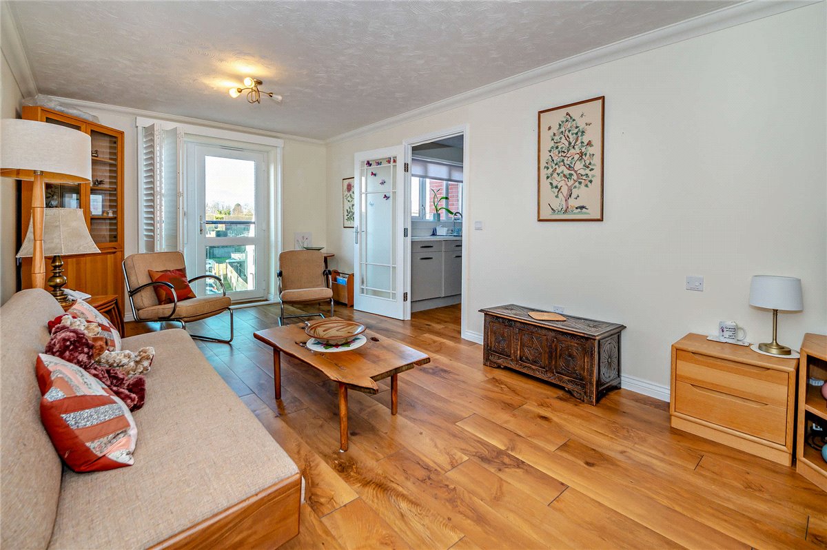 2 bedroom Flat, West Street, Newbury, RG14 - Available, Image 10