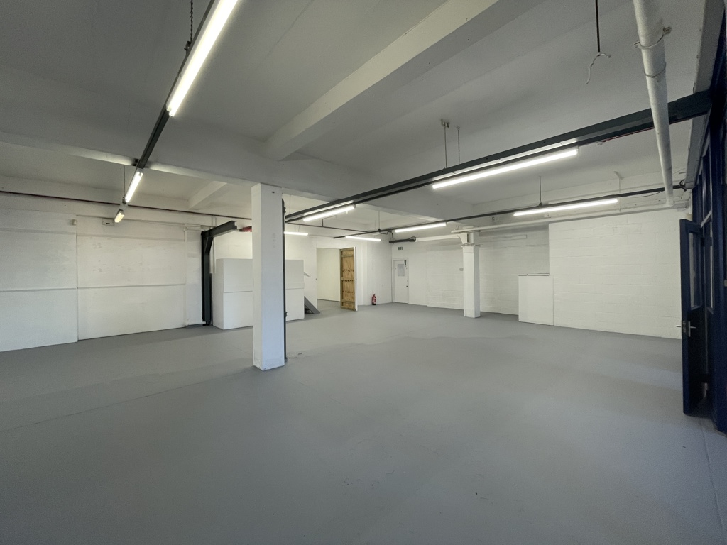 4655 Sq Ft, Bath Road, Devizes, SN10 - Available, Image 3