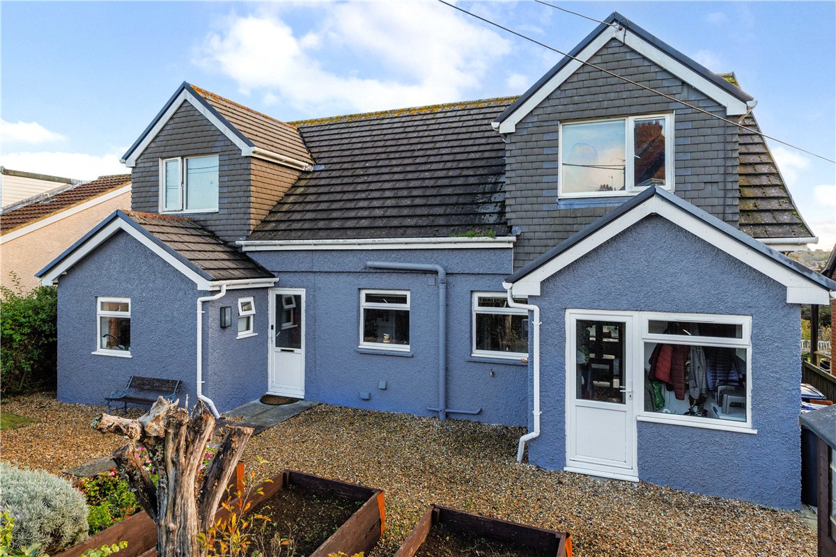 4 bedroom House, Pipers Piece, Herd Street, SN8 - Available