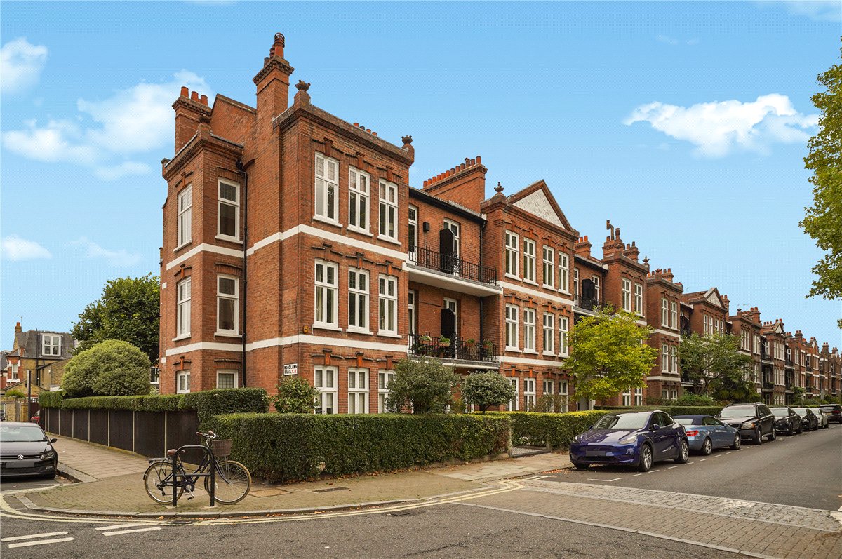 3 bedroom Flat, Bishops Mansions, Fulham, SW6 - Sold