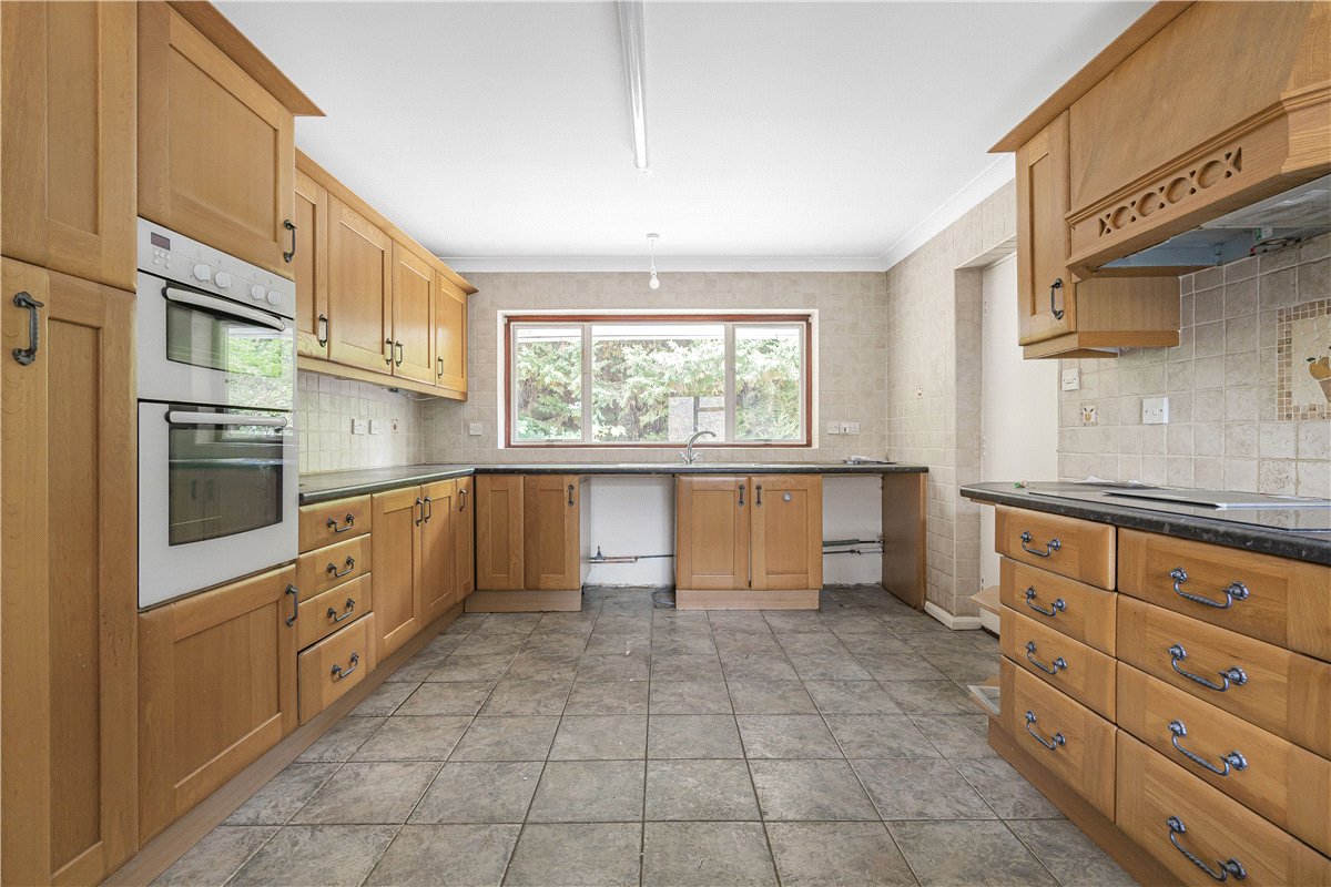 6 bedroom Bungalow, Nash Lee Lane, Wendover, HP22 - Let Agreed, Image 11