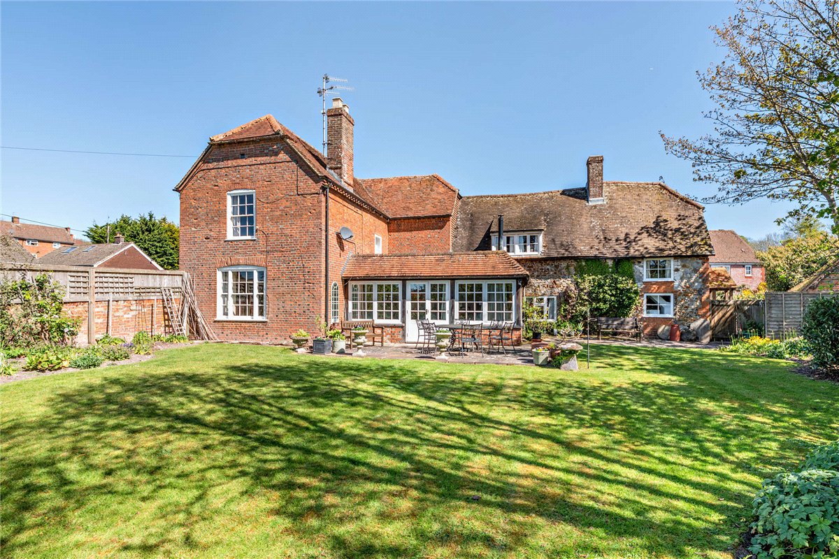 5 bedroom House, Sheepdrove Hill, Lambourn, RG17 - Available