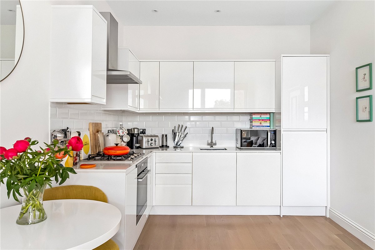 1 bedroom Flat, Trinity Road, London, SW17 - Available, Image 3