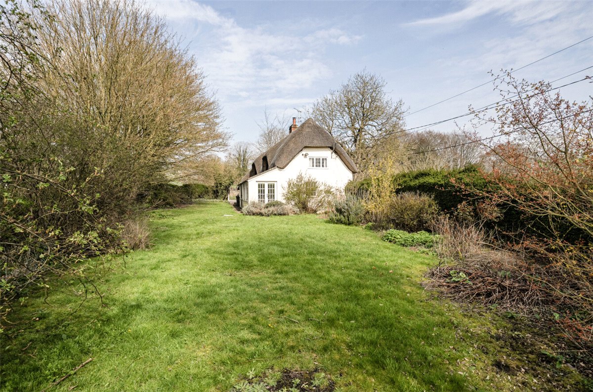 3 bedroom Cottage, Brown's Lane, Alton Barnes, SN8 - Available