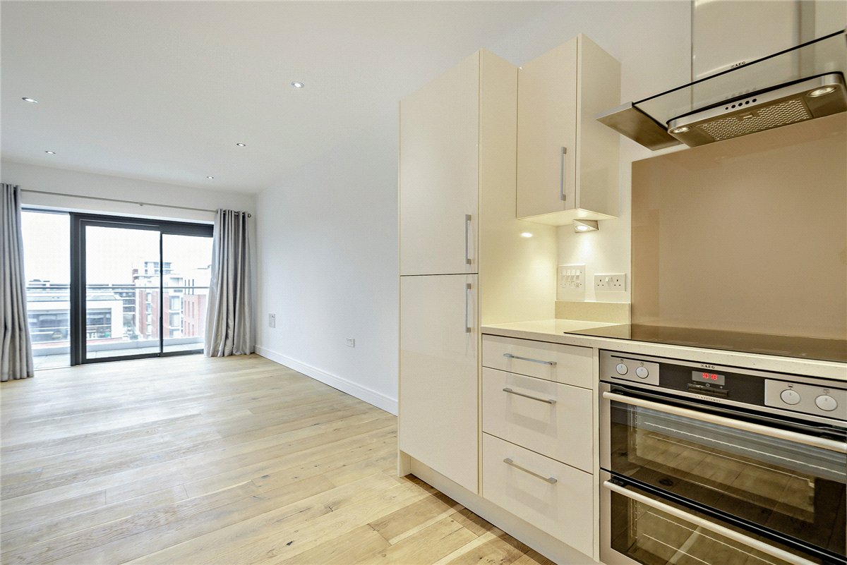 1 bedroom Flat, Kingman Way, Newbury, RG14 - Sold STC, Image 1