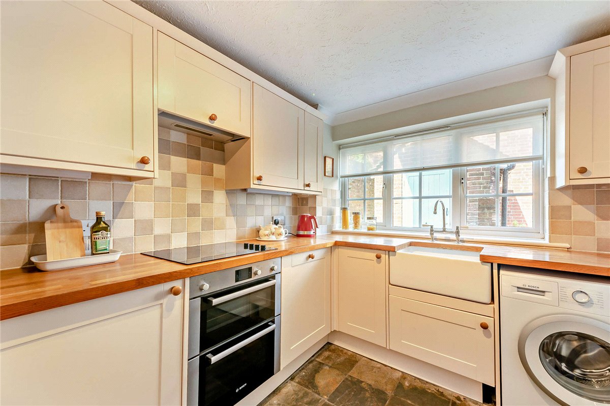 2 bedroom House, Church Lane, Hambledon, PO7 - Available, Image 3