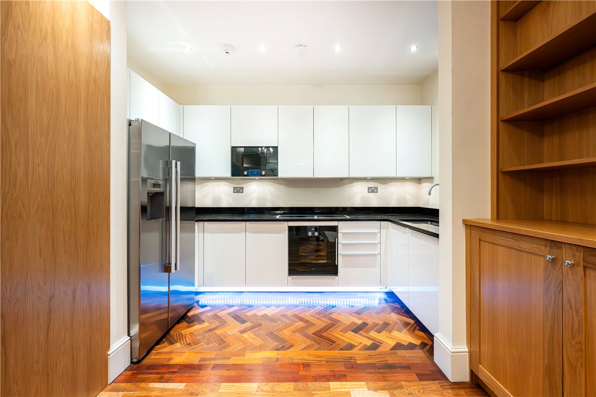 2 bedroom Flat, Grosvenor Square, Mayfair, W1K - Available, Image 17