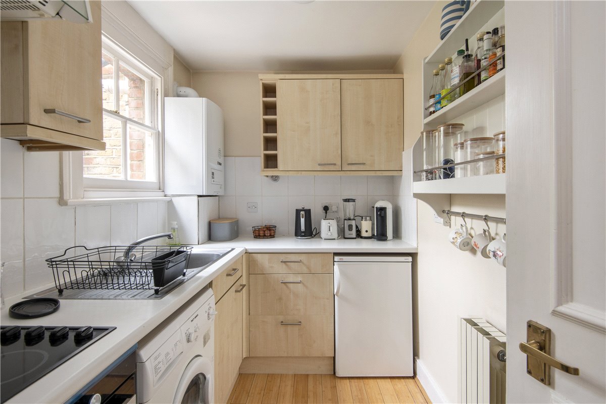 2 bedroom Flat, Trinity Road, London, SW17 - Sold, Image 5