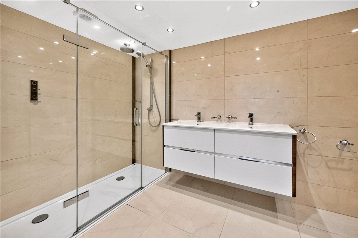 4 bedroom House, Nottingham Road, Nuthall, NG16 - Let Agreed, Image 11