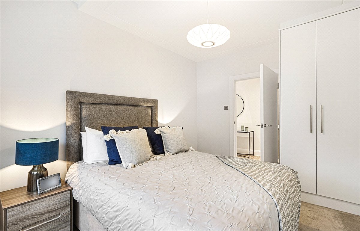 2 bedroom Flat, Richmond Court, 200 Sloane Street, SW1X - Available, Image 4