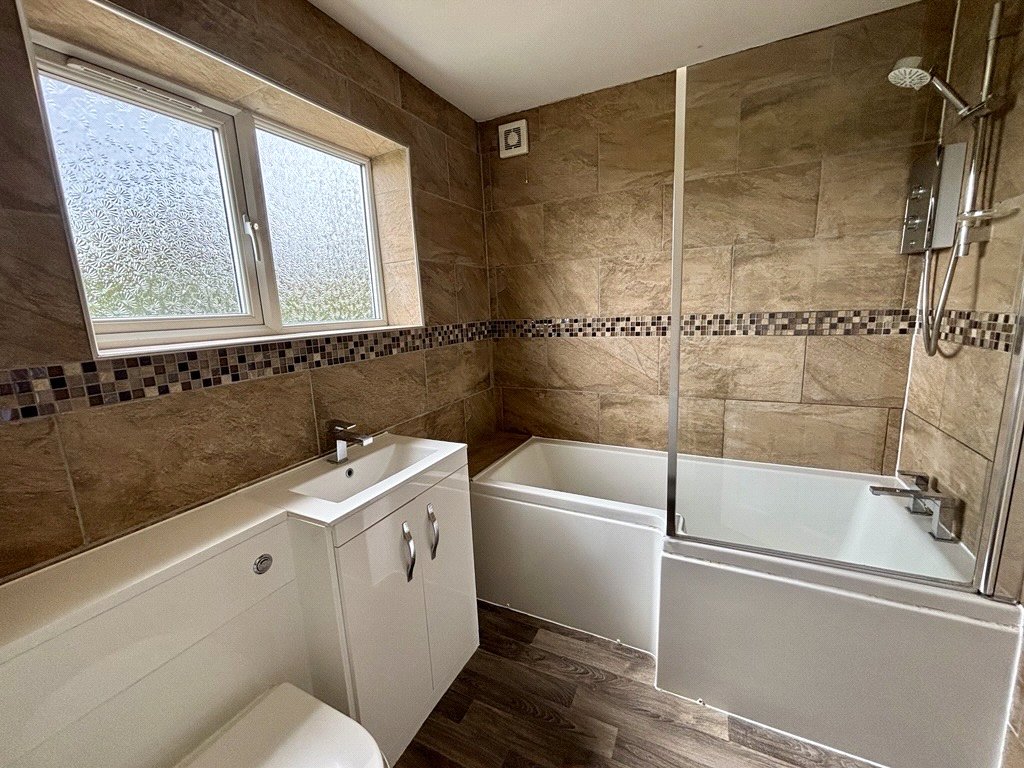 3 bedroom House, Lowgates, Staveley, S43 - Available, Image 4